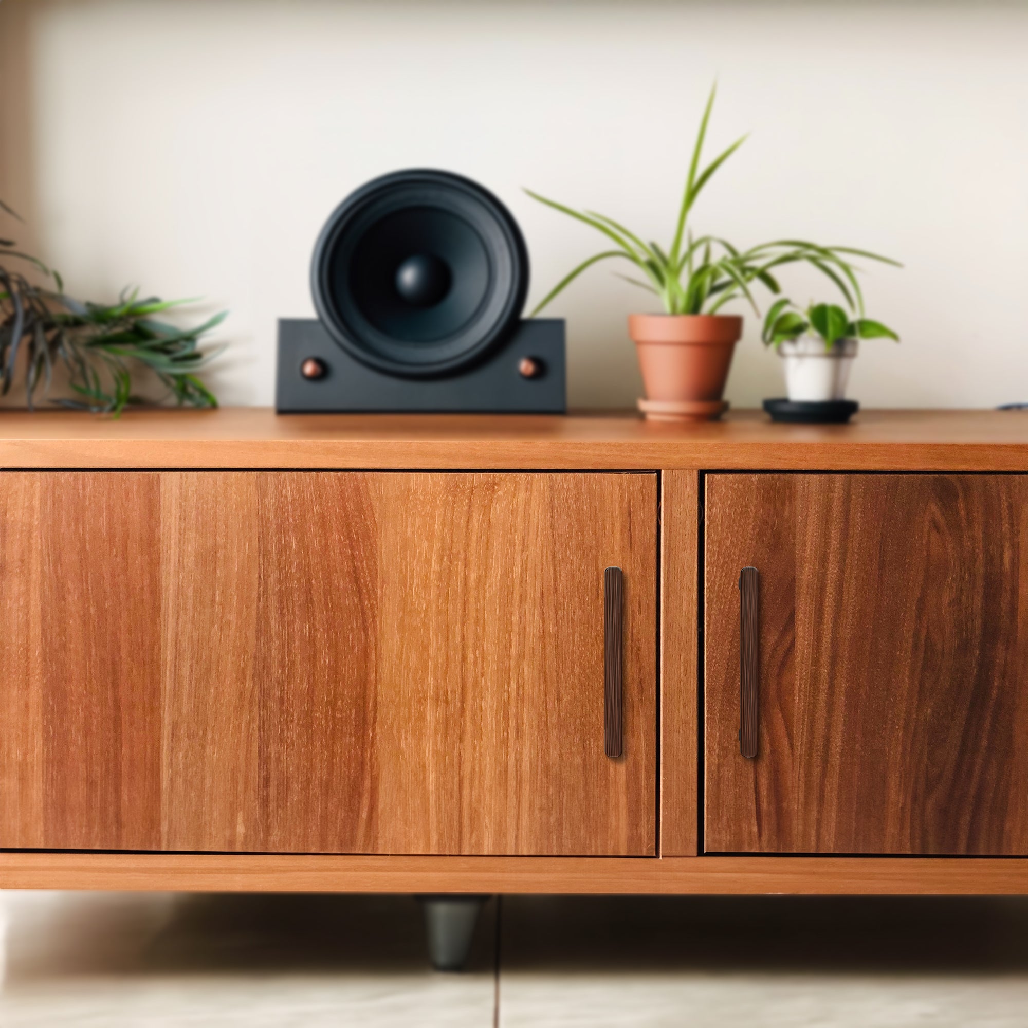 Modern Curved Edge Flat Bar Pull