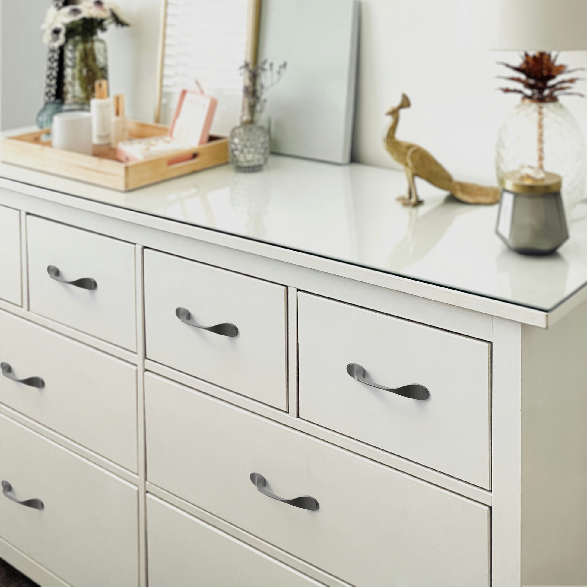 Footed Cabinet Pull HESTIA HARDWARE