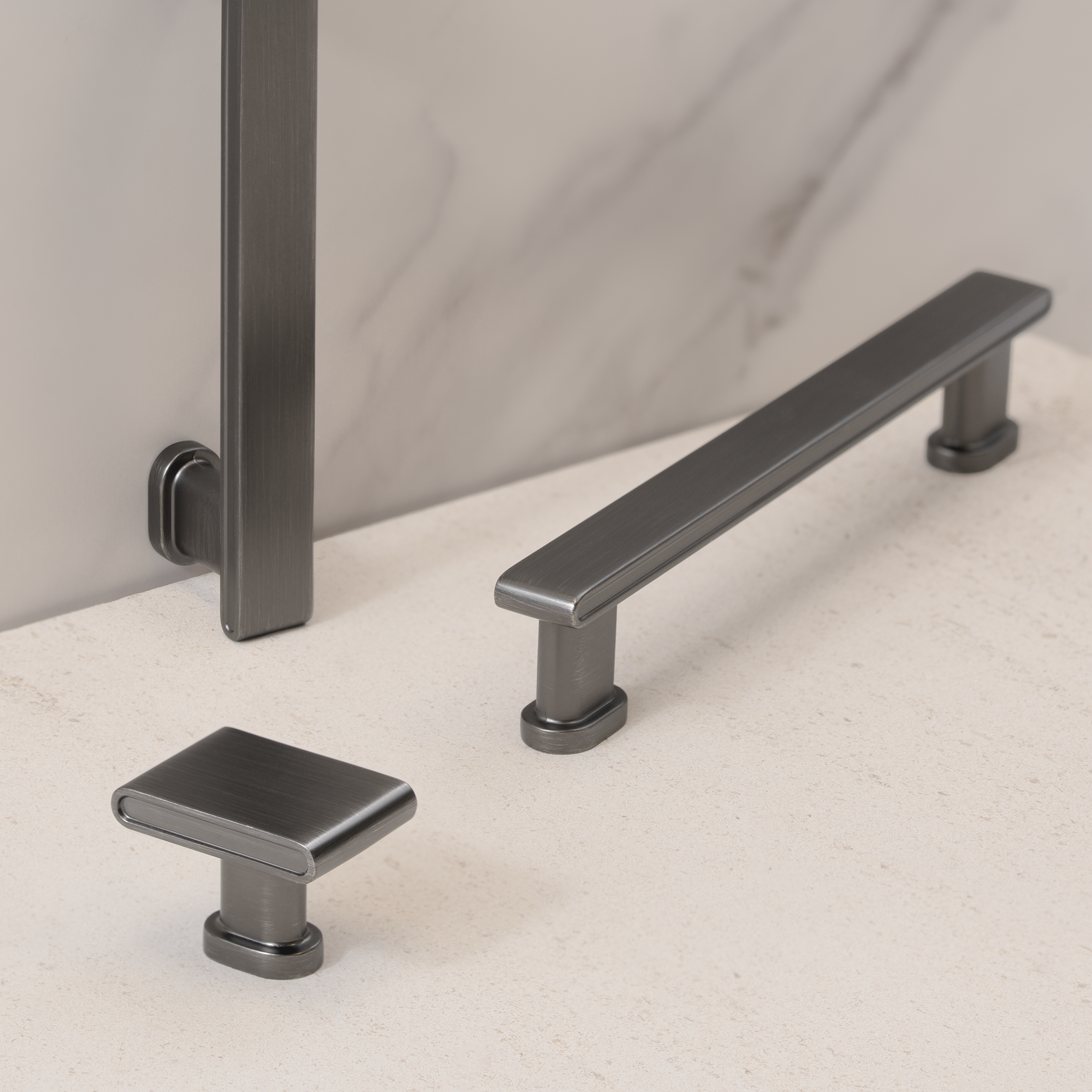 New Pillar Round Base Square Top Knobs