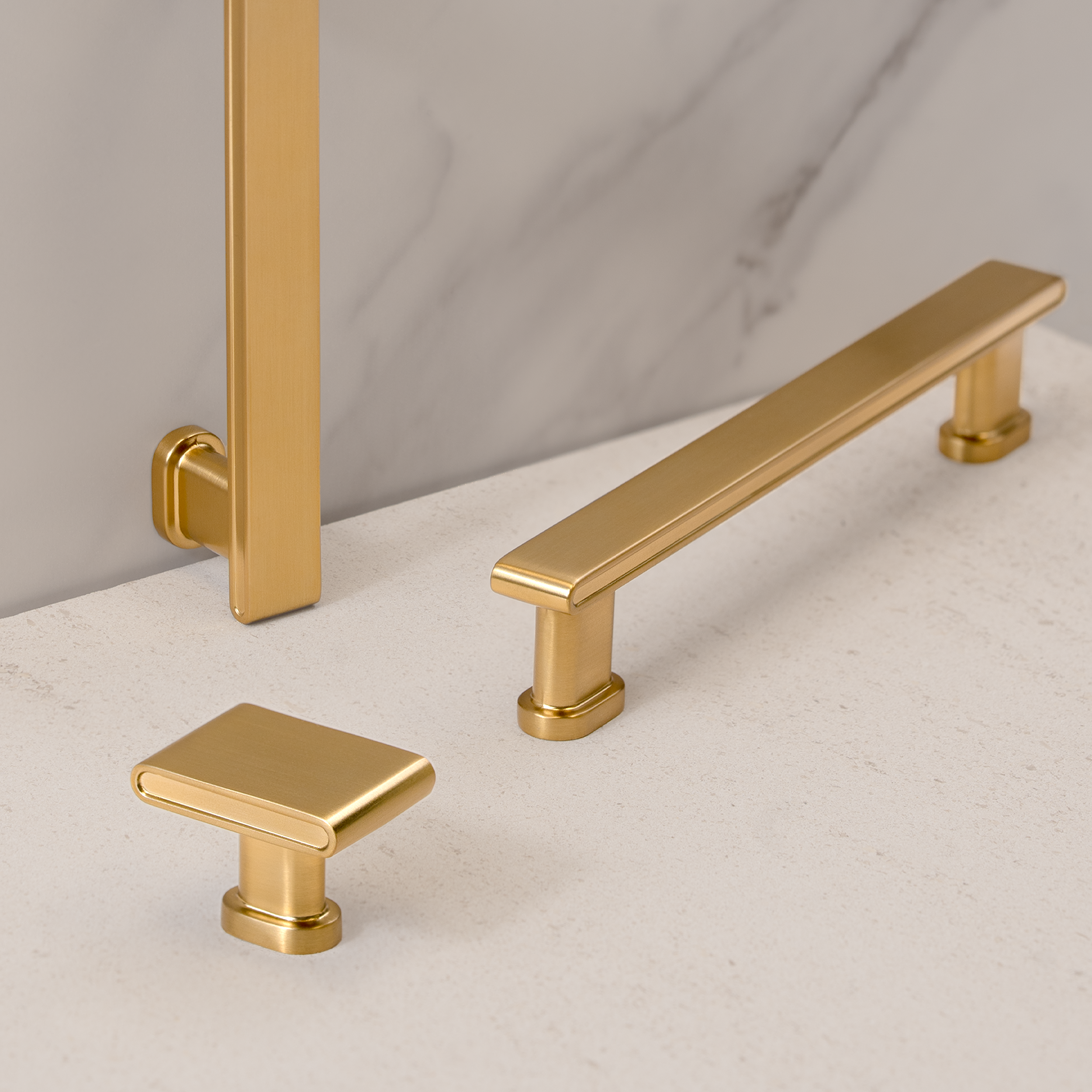 New Pillar Round Base Square Top Knobs