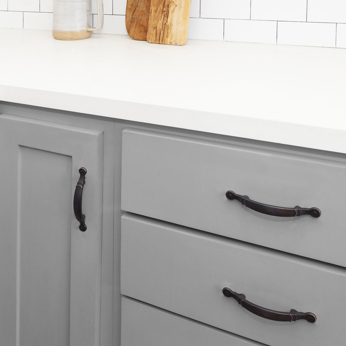 Cabinet pull installed on cabinets or drawers