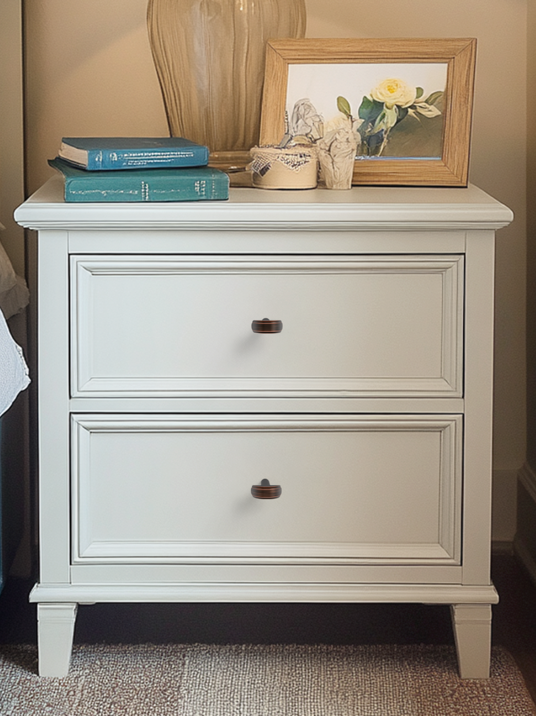 Cabinet pull installed on cabinets or drawers